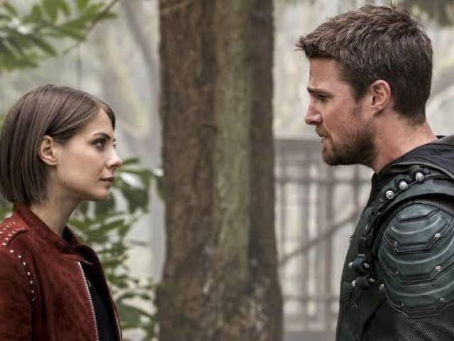 2 Oliver Queen e thea Queen