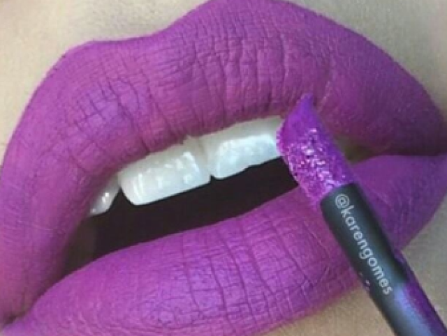 Batom Roxo