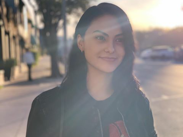 Verônica(Camila Mendes)