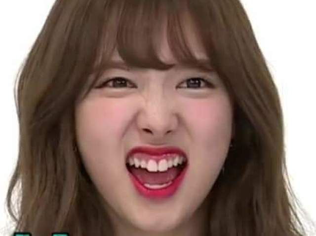 >:D