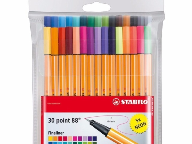 Muitas e muitas cores, pois gosto de tudo muito colorido