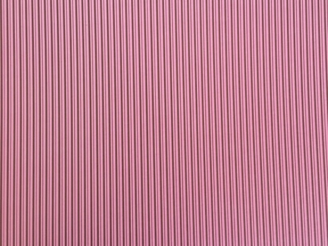 Listras rosa e marrom