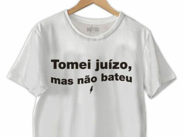 Roupas com indireta