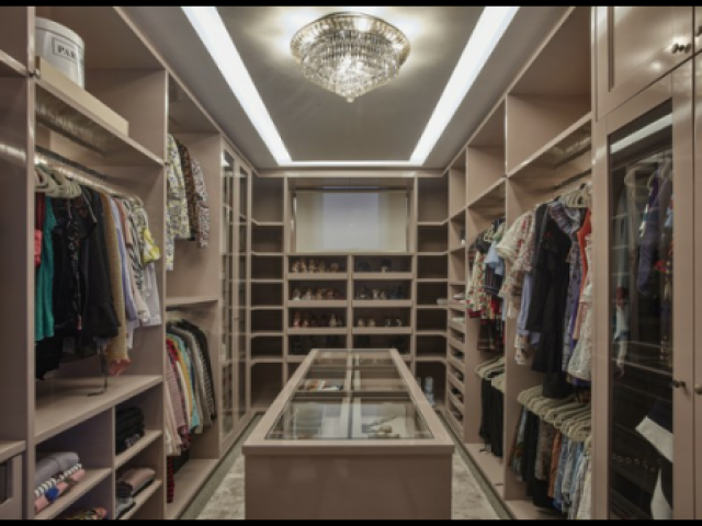 Um lindo closet 😍😘