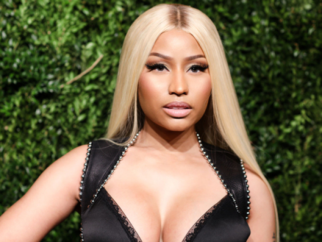 Parabéns sua amiga seria a Nicki Minaj