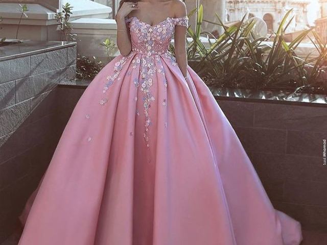 Esse é o vestido perfeito, iriamos o casal mais bonito da noite. Imagina essa saia descendo pela escada do met? Seria meu sonho?!