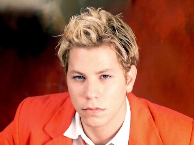 Giovanni Mendéz (Christian Chávez)