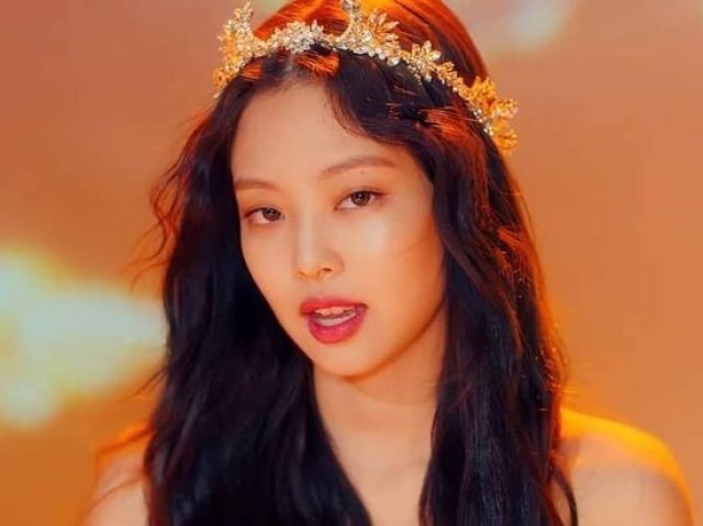 `•Jennie