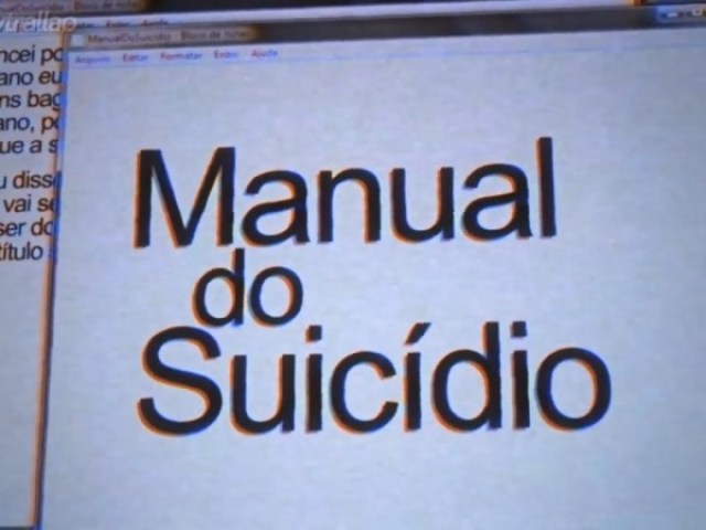 "Madrugada eu caminho
Madrugada eu, então deixa eu pintar o espelho de vermelho
Escrito: Kill me! I'm scary maggot
Meu sangue não importa, nem meu sofrimento
To vivo por fora e já morto por dentro
Então foda-se, de um jeito tão lento
Descobri com corey taylor que os anjos mentem mesmo
A vida é um verdadeiro livro de dor e sofrimento
Isso que eu falei eu descobri comigo mesmo
Em meio a um pesadelo
Que quanto mais eu corria, mais ficava lento
É foda a ferida aberta é foda o tormento
É foda os remédios que eu tomo pra salvar meus 1%"