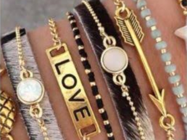 Muitas pulseiras