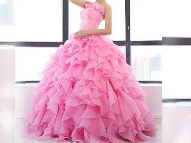 Qual será seu vestido deslumbrante de 15 anos?