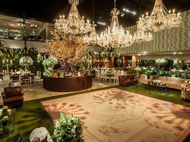 Luxuosa