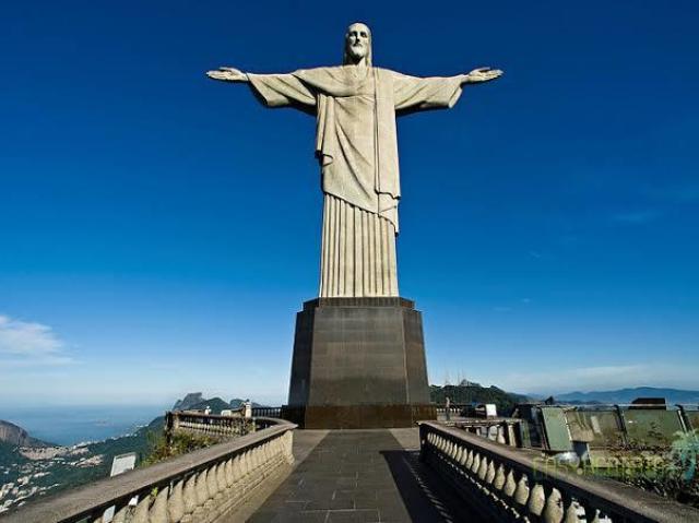 No lugar turístico da sua Cidade