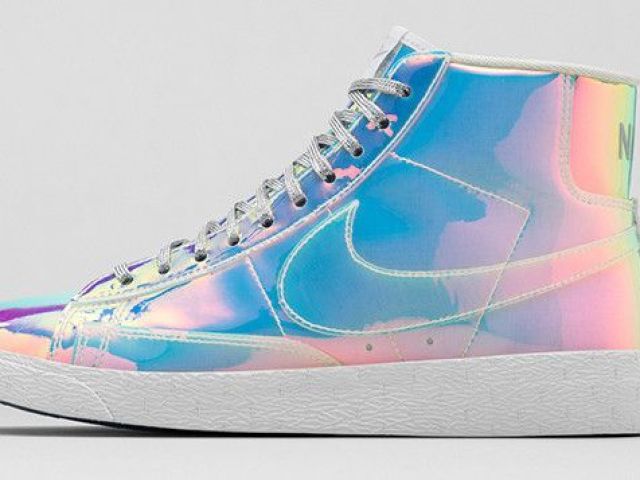 tenis da nike holografico