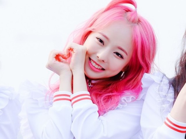 Visual - Vivi
Center - Olivia Hye
Face - Gowon