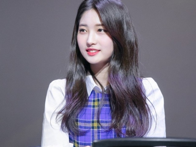 Visual - Sihyeon
Center - Mia
Face - Yiren