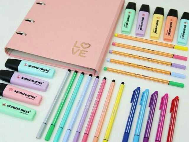 ♡ Monte seu material escolar ♡