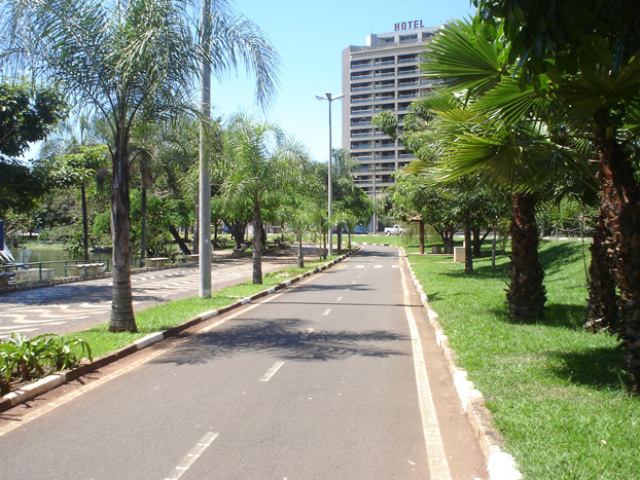 Ficar andando pela rua mesmo