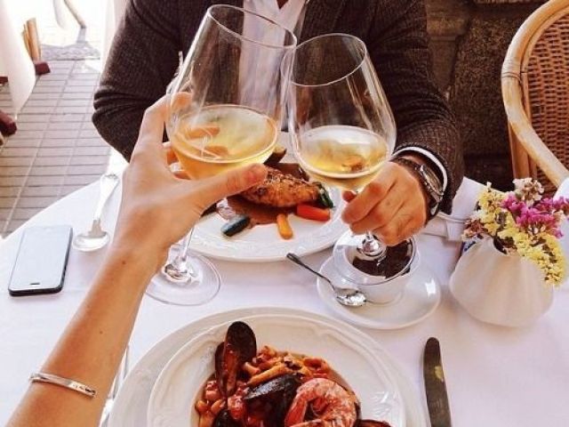 Um jantar