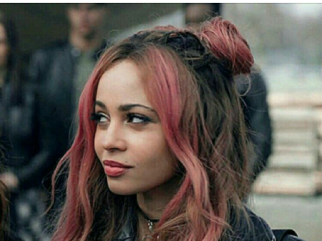 Toni Topaz