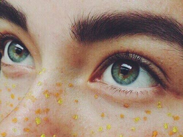 Qual cor de olhos combina mais com você?