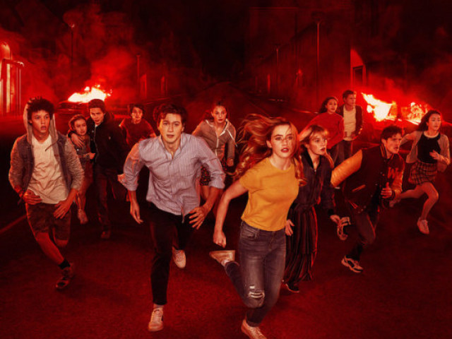 Quem seria o seu namorado em The Society?