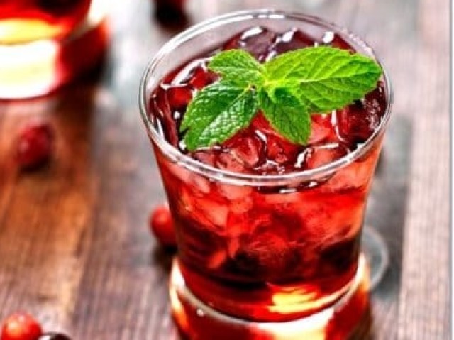 Suco de Cranberry com Ice Tea (sou phyna e alcohol-free)