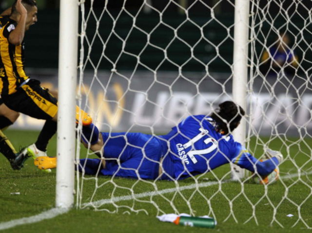 Eliminado pelo Guarni na Libertadores