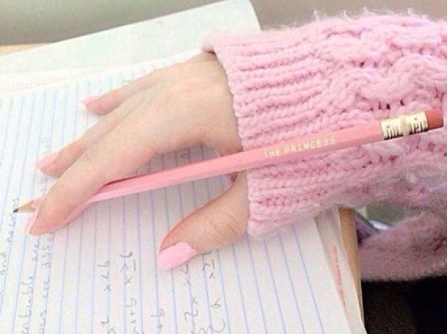 Estudar Claro
Escola em primeiro lugar;