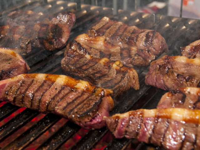 Um churrasco em um final de semana, é meu preferido!