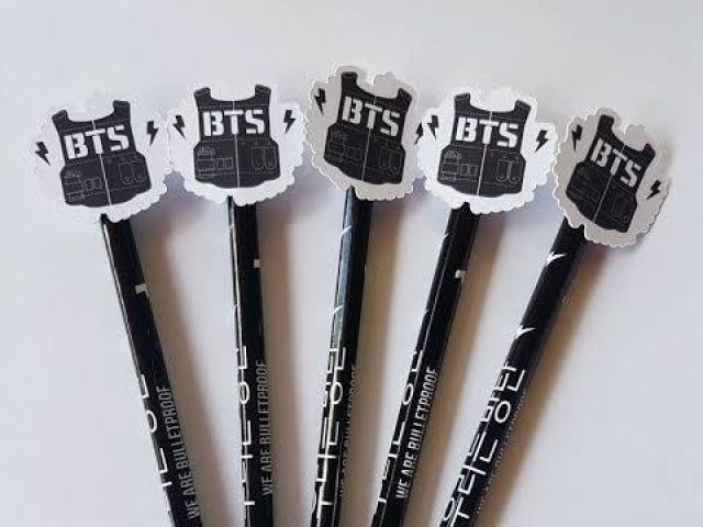 Lapis de quem de quem? SIM DO BTS!