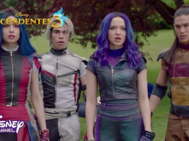 Sofia Carson , Dove Cameron , Kenny Ortega e Mitchell Hope