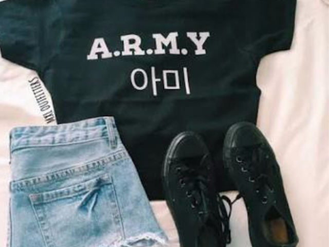 Um mostrando que sou uma Army e aue amooooo de paixãooooo o BTS💞