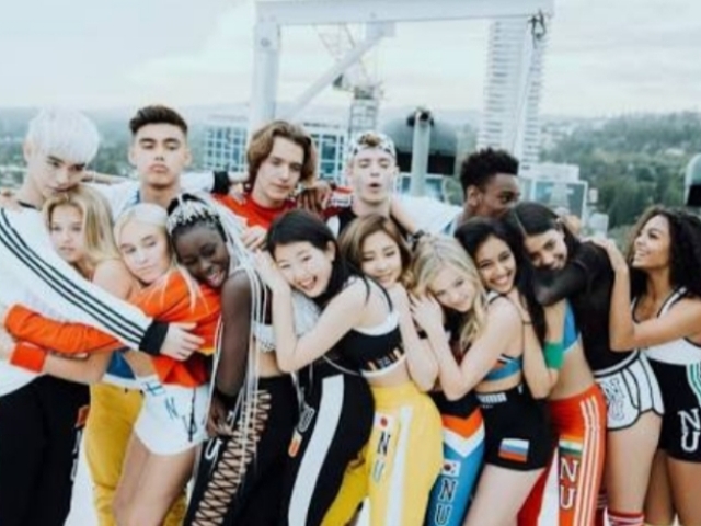 Quem seria seu namorado em Now United?