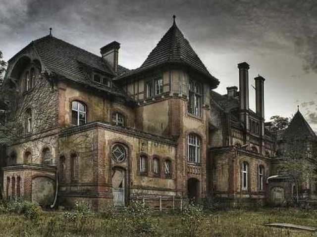 Em qualquer casa abandonada que aparecesse no caminho