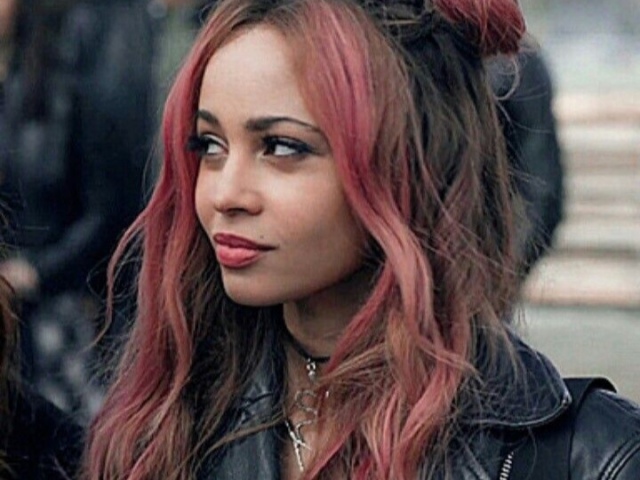 Toni Topaz