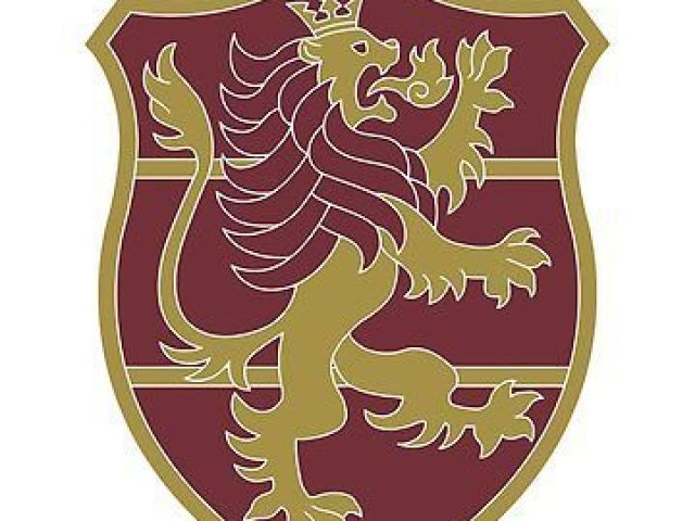 Reis Leões Carmesins