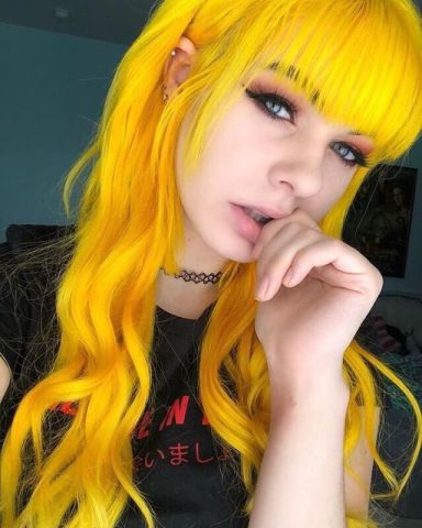 CABELO COMPRIDO AMARELO