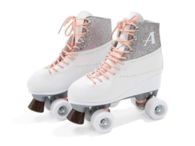 Ă sempre bom patinar com patins chiques