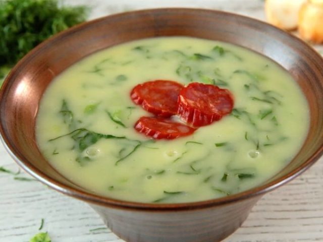 Caldo verde.