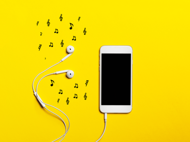 Você consegue completar essas músicas que todo mundo canta errado?