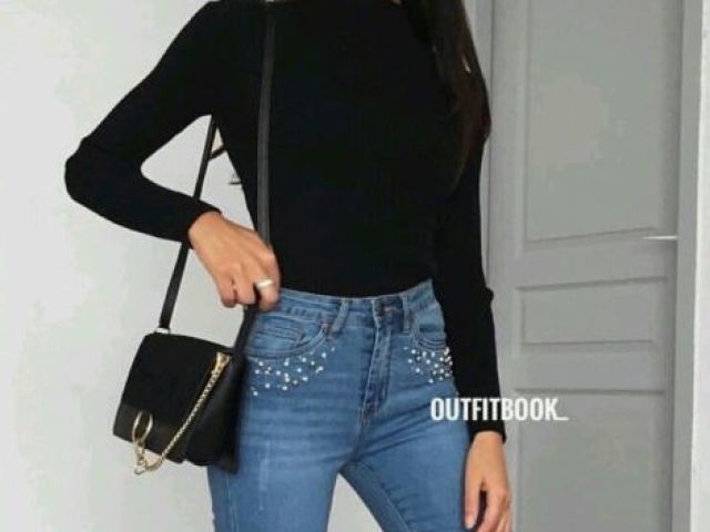 Blusa mais calça!!! 
Simples e lindo