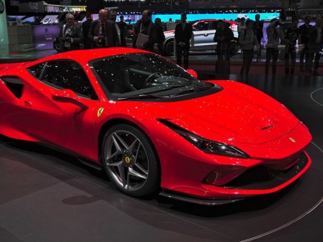 Ferrari F8 Tributo
340 km/h | 2.9 segundos