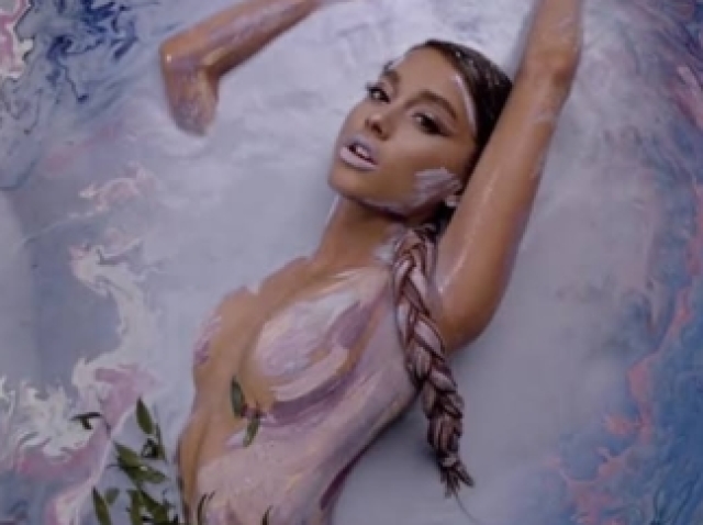 God is a woman💜