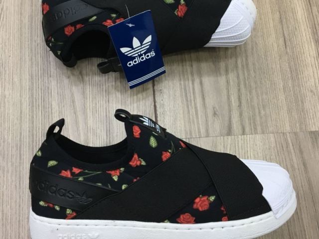 Tênis Adidas Slip On Elástico