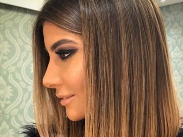 Cabelo com mechas loiras