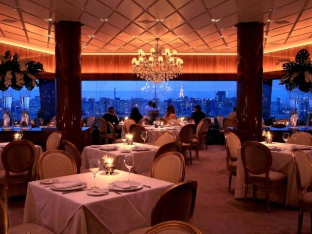 Restaurante Luxuoso.