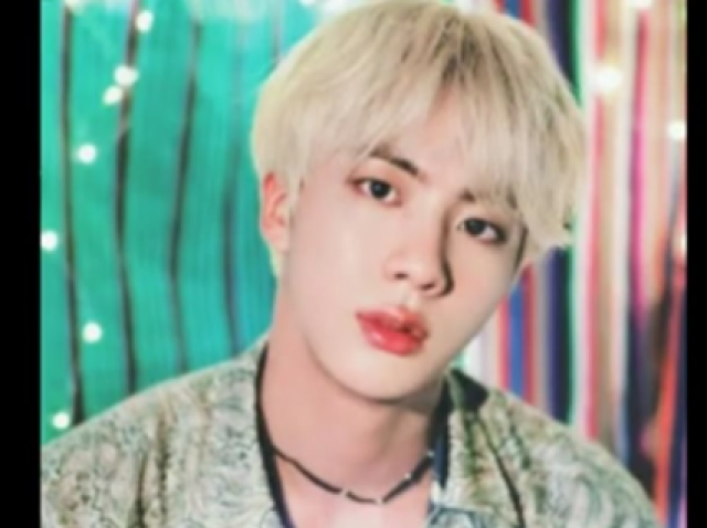 Ele é um comilão como jin, e mesmo com piadas ruinss, me faz rir/ jin de utt-bias