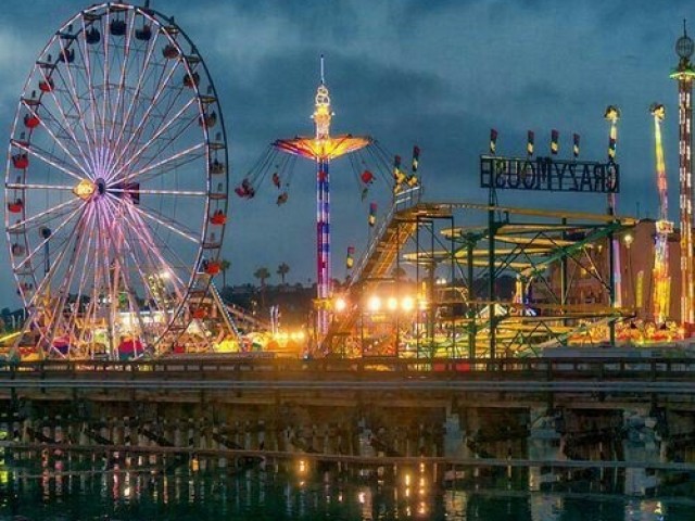 Parque de diversões, porquê vocês são duas crianças em pele de adulto <3