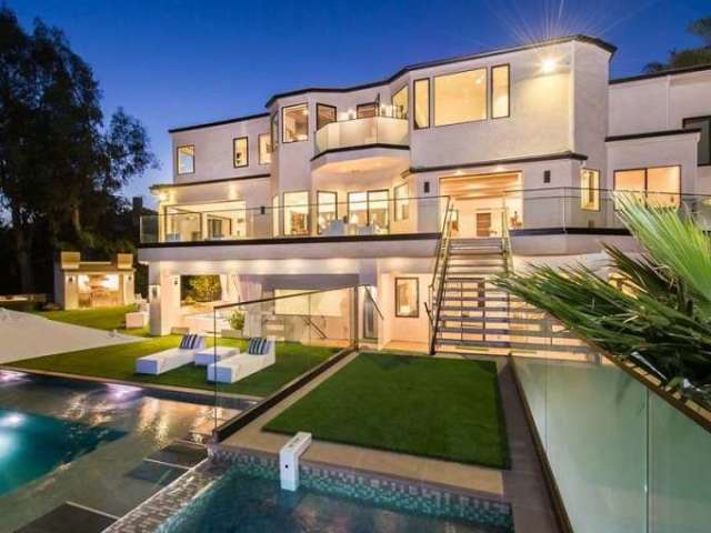 Luxuosa